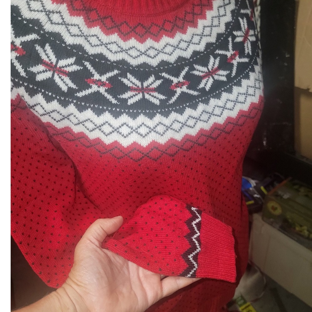 Talbots Red Fair Isle Snowflake Crewneck Sweater Womens Medium Cotton Merino - Picture 3 of 6